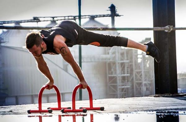 9 Parallettes Exercises To Shape A Stronger Body